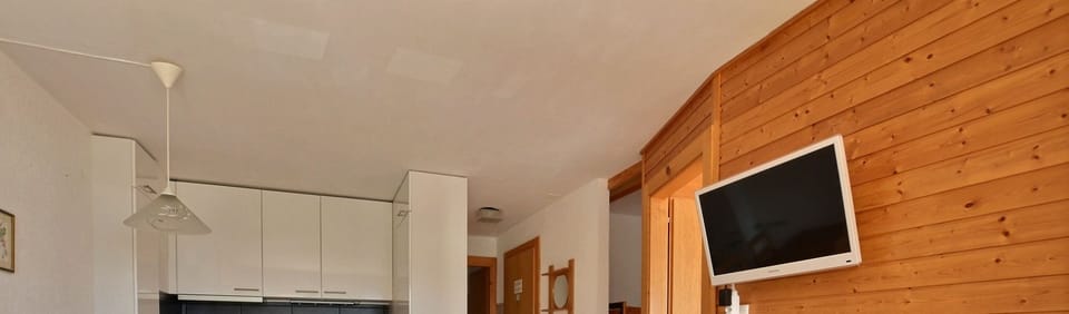 Cook corner - Eat corner - Living room