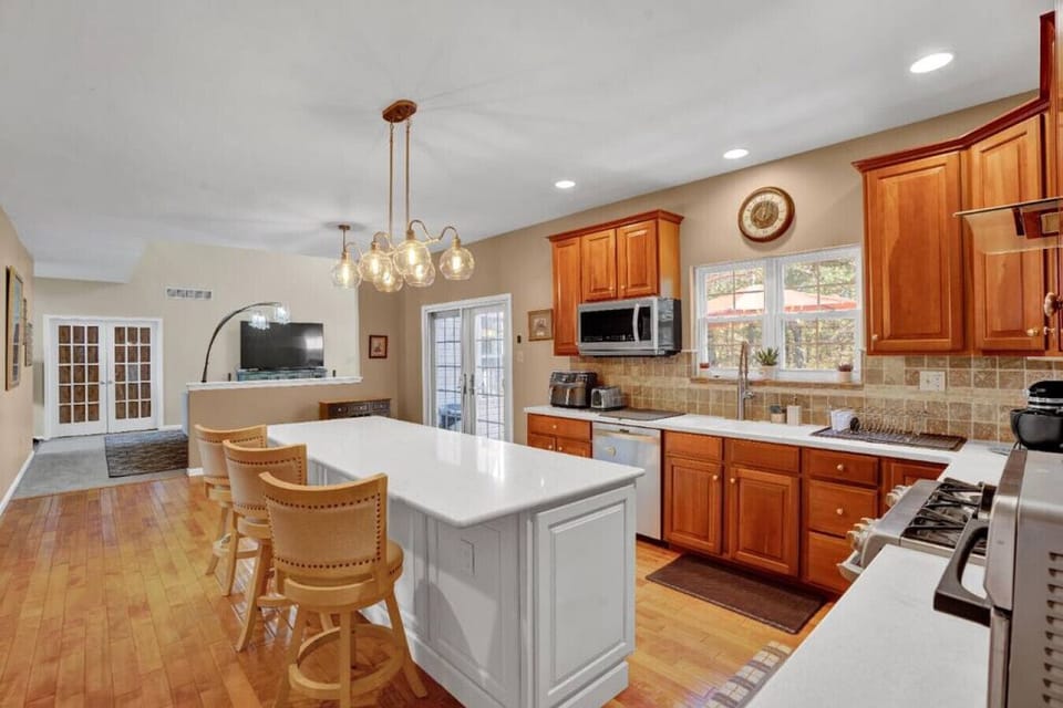 Spacious kitchen perfect for cooking and entertaining guests