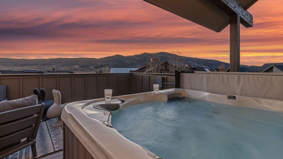 Hot Tub, Rooftop Level Deck - Outdoor hot tub with mountain views