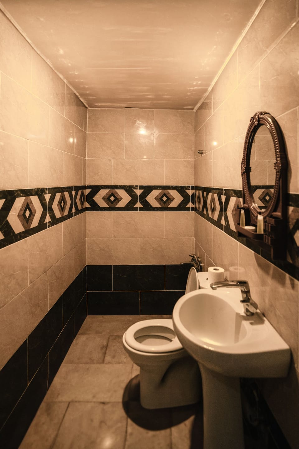 Rainfall showerhead, hair dryer, towels