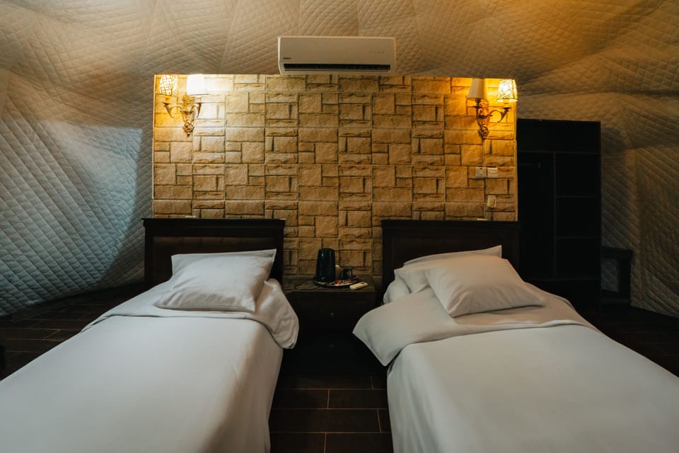 Luxury Double Room, Mountain View | Individually furnished, desk, soundproofing, free WiFi