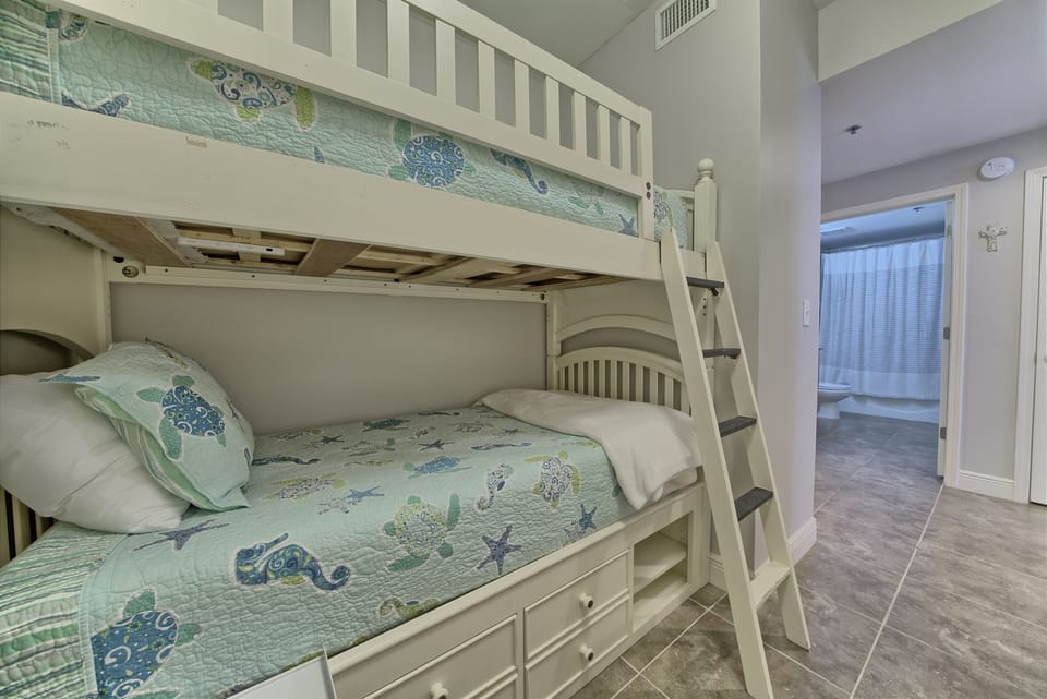 Bunk room & Bathroom 3 Across the Hall