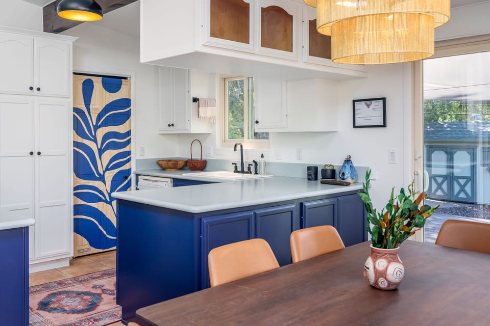 spacious kitchen with seating for 6 at the table!