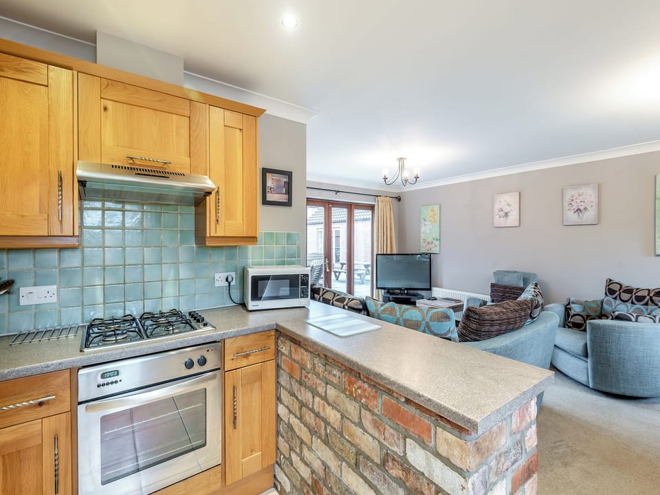 Kitchen | Walnut Cottage - Grange Farm Park, Louth