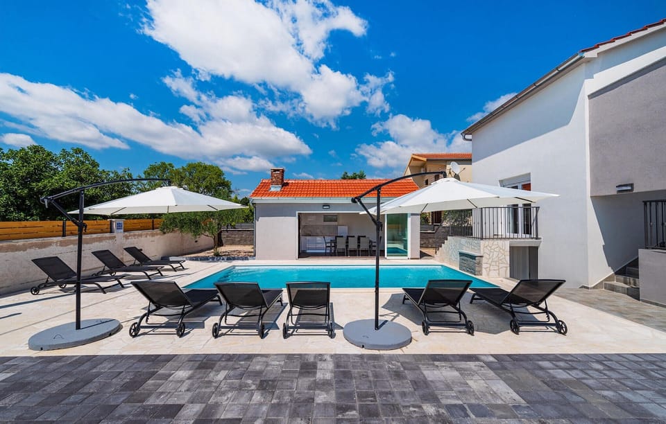 pool