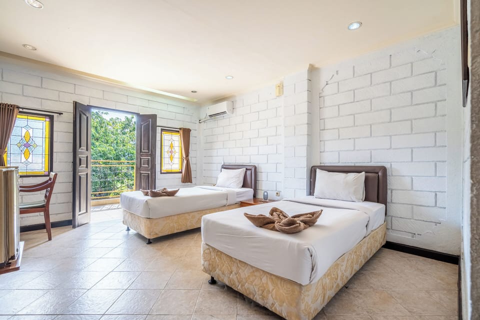 Deluxe Twin Room | WiFi (free), bed sheets