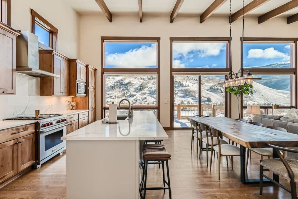 Luxury full-size kitchen