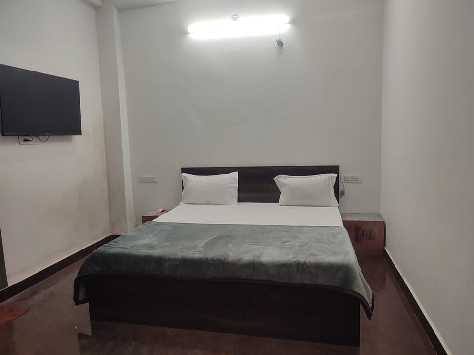 Deluxe Room | 1 bedroom, free WiFi, bed sheets