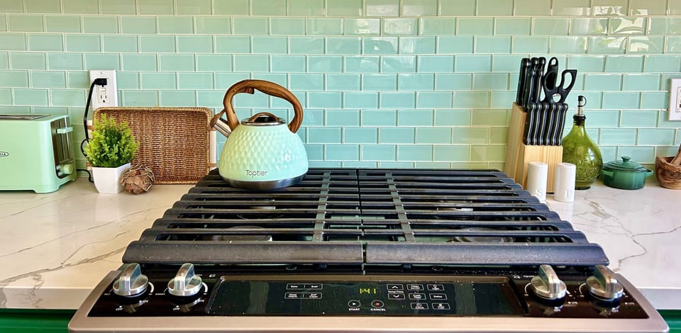 Upstairs Full Kitchen + Breakfast nook