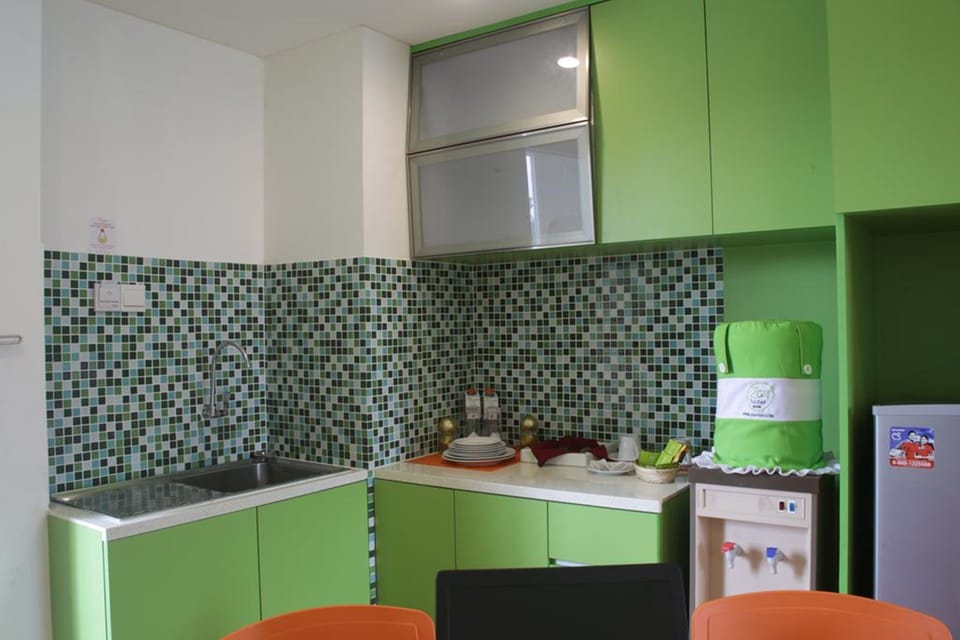 Suite, City View | Private kitchenette | Coffee/tea maker