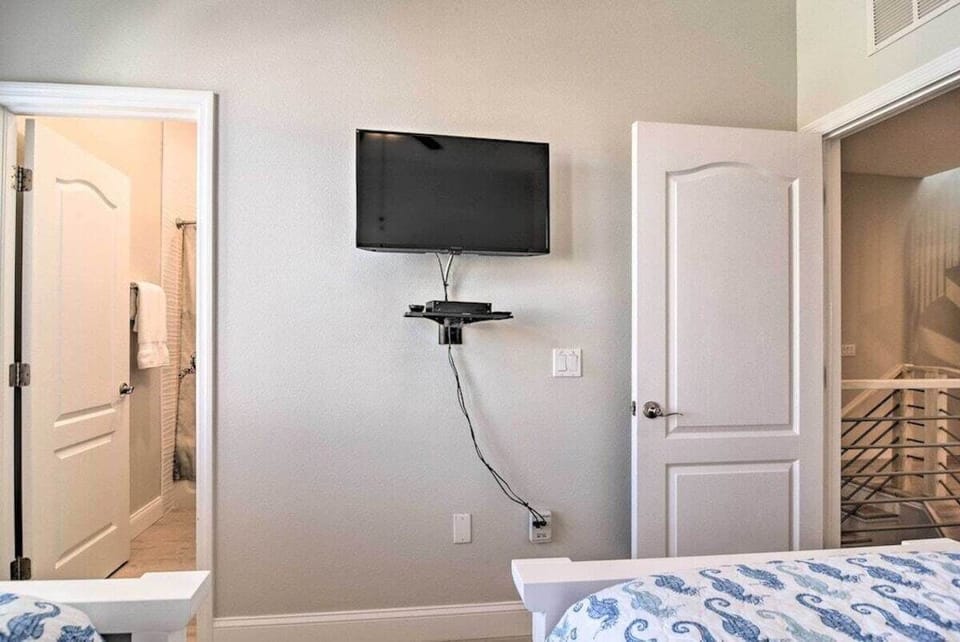Twin Bedroom- Flat Screen TV