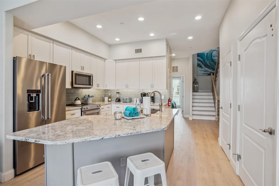 Open Kitchen Fully Stocked