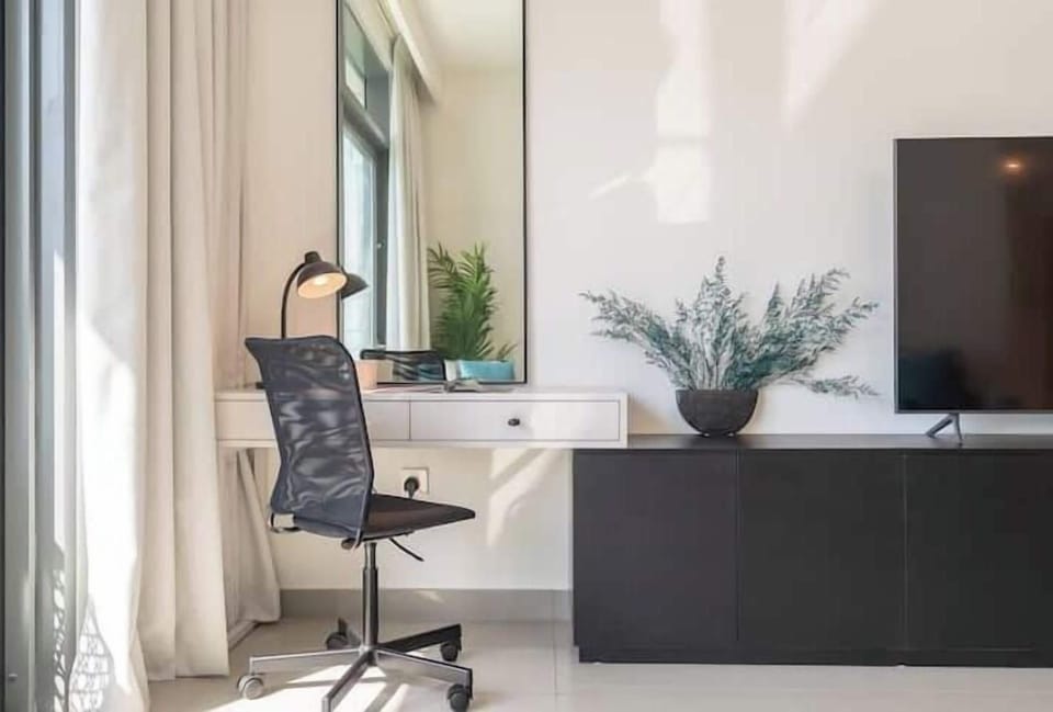 Luxury Apartment | 1 bedroom, Egyptian cotton sheets, premium bedding, in-room safe