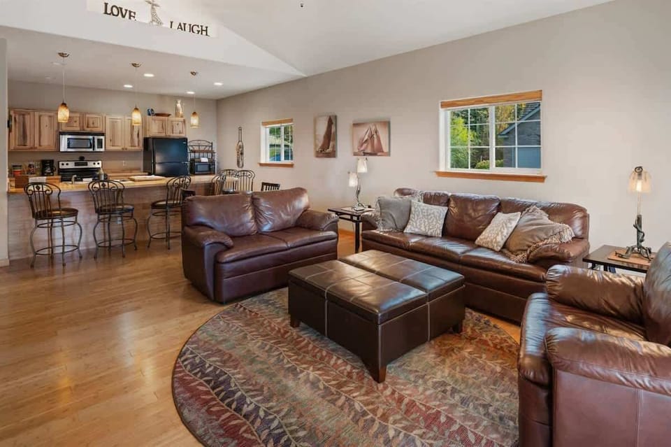 Inviting and comfortable living area in the guest house. 