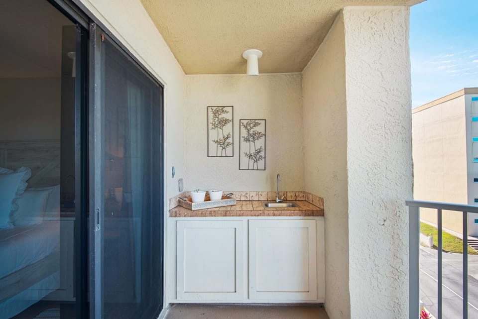 Kitchenette on the balcony