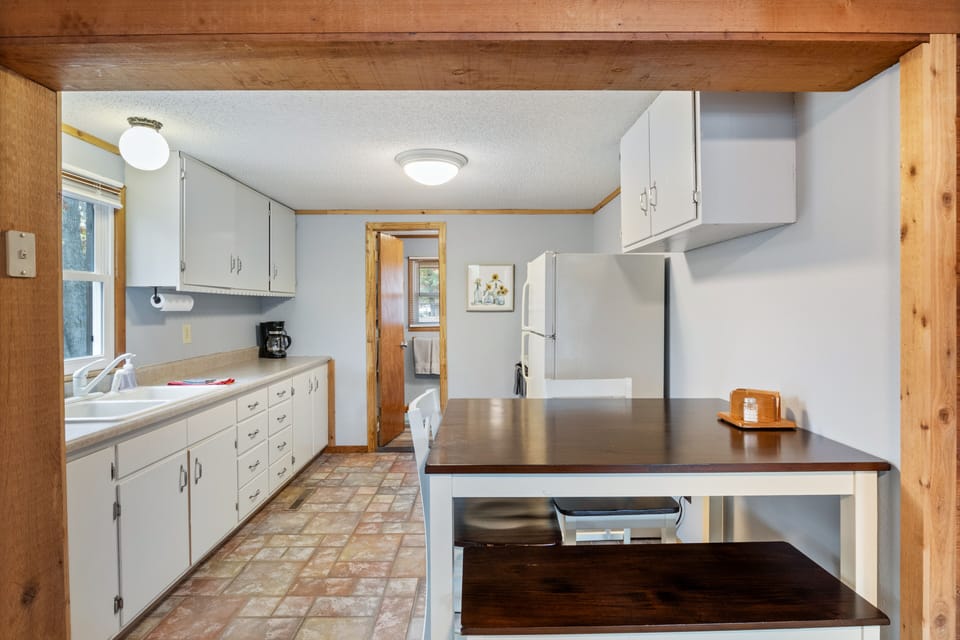 Ample kitchen space to cook comfortably