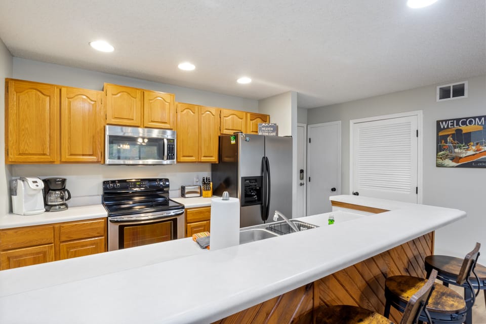 Fully stocked kitchen with well equipped appliances