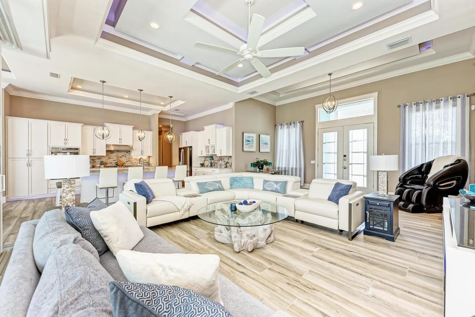 Open Concept Living Room
Grand open living with designer tray ceilings.