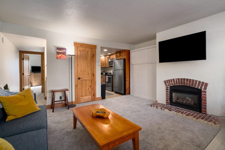 Gas Fireplace, HDTV