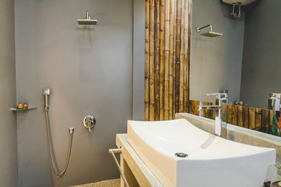 Bathroom sink