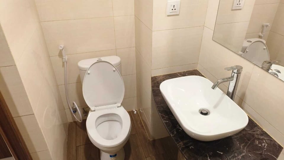 Deluxe Apartment | Bathroom