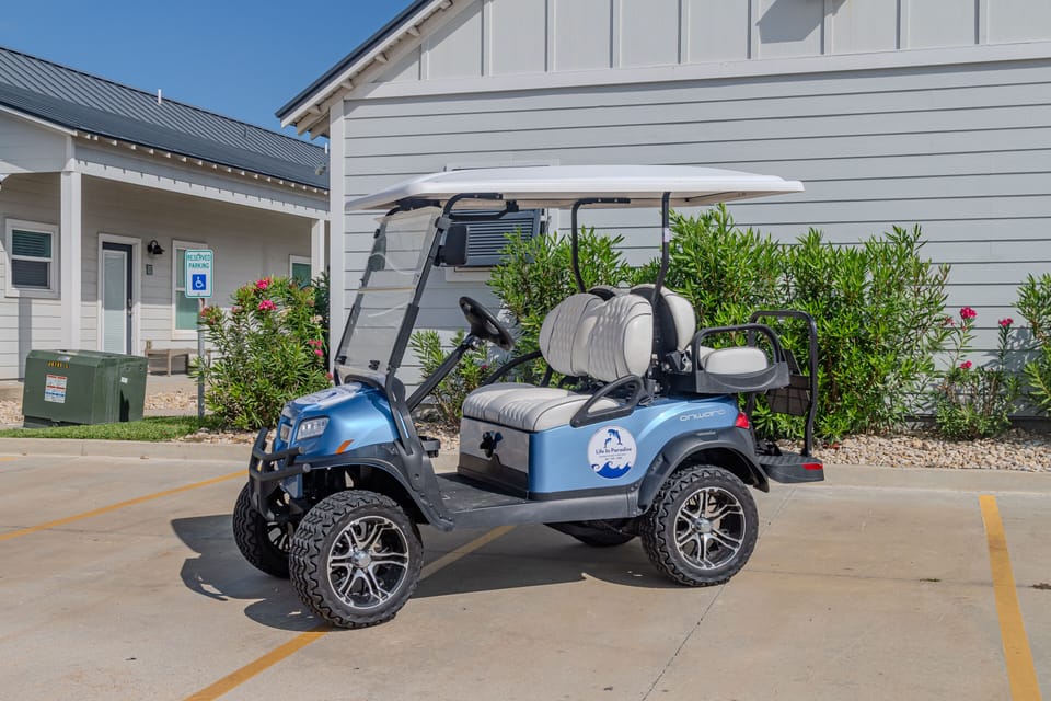 4 Seater Golf Cart Included for Entire Stay! Short Term Stays Only.