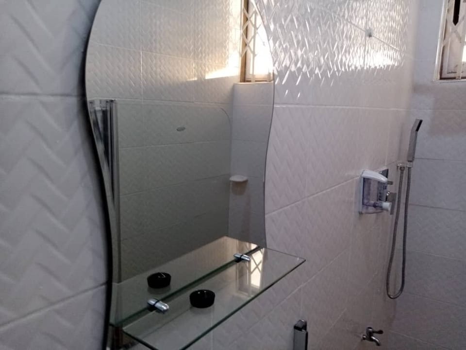 Classic Room | Bathroom