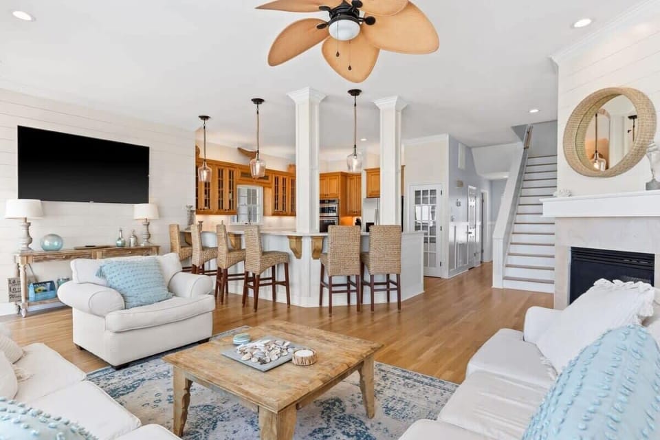 There's plenty of seating options for all guests to sit down and connect.