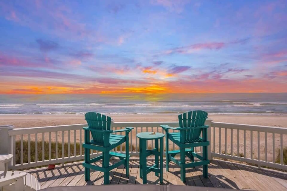 Find your escape at Topsail's Treasure, a beachfront home only 10 steps away from North Topsail Beach.