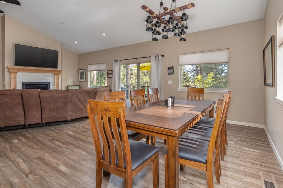 Dining Area 2
