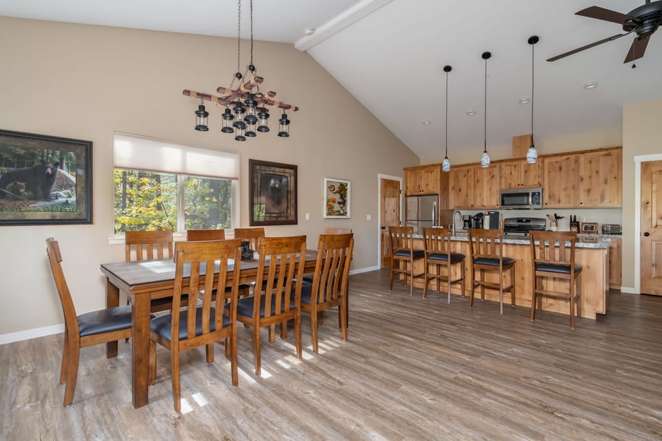 Dining to Kitchen