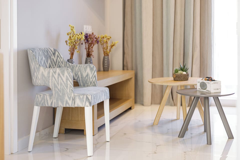 Family Room | Living area | Flat-screen TV