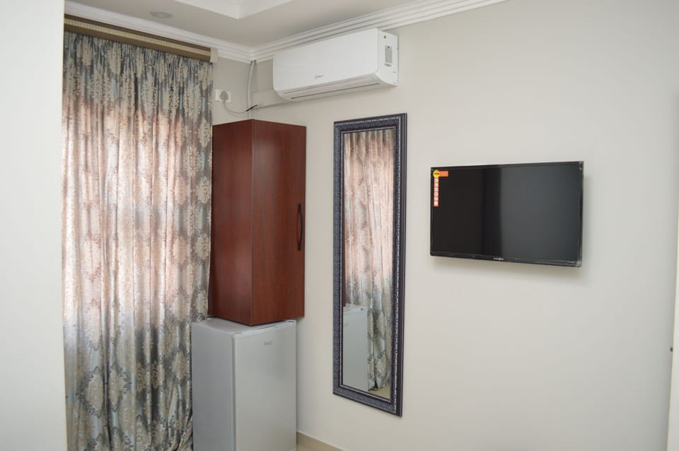 Comfort Double Room | Iron/ironing board, free WiFi