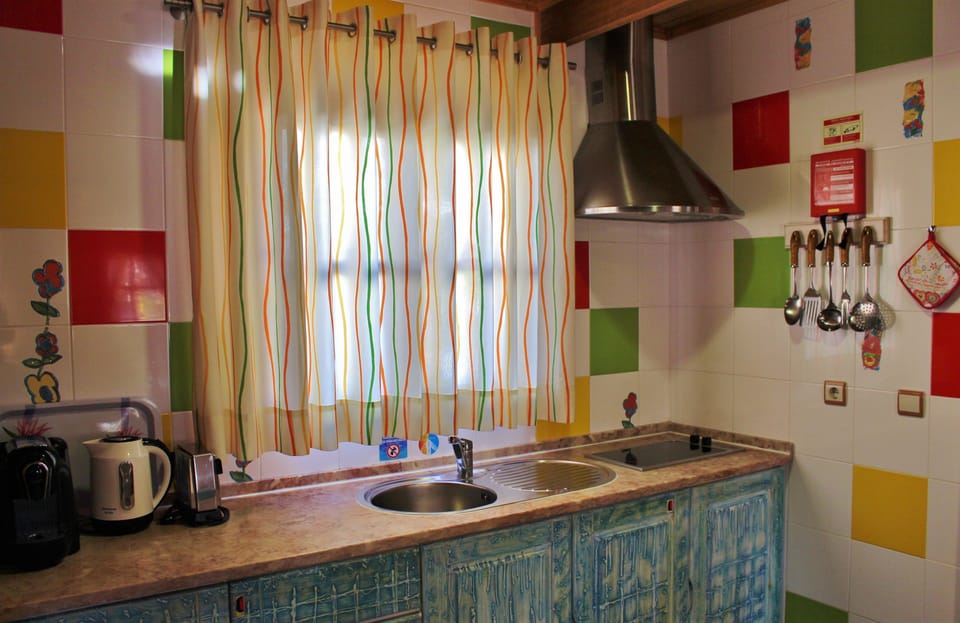 Chalet, 2 Bedrooms | Private kitchenette | Fridge, microwave, stovetop, espresso maker
