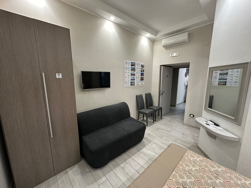 Family Double Room | Blackout drapes, soundproofing, iron/ironing board, free WiFi