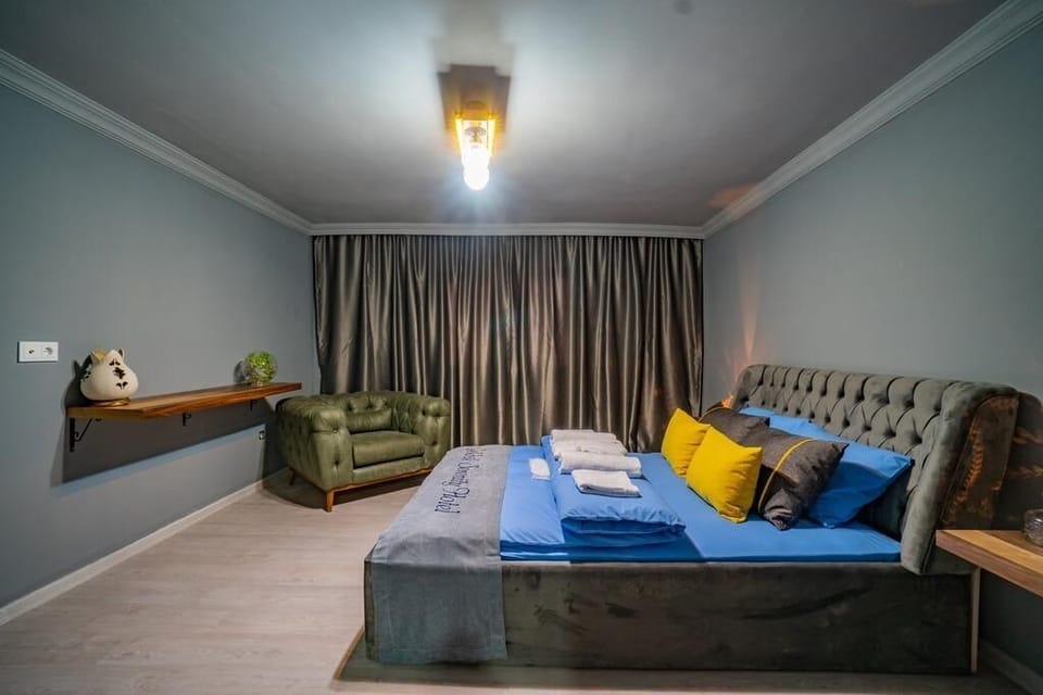 In-room safe, desk, laptop workspace, iron/ironing board
