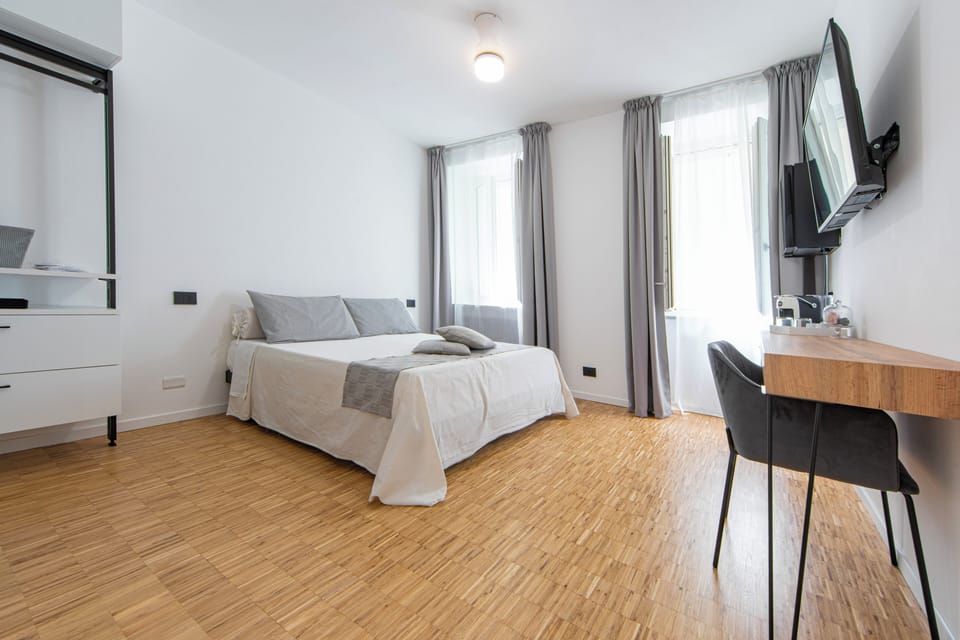 Premium Double or Twin Room | Premium bedding, down comforters, memory foam beds, minibar