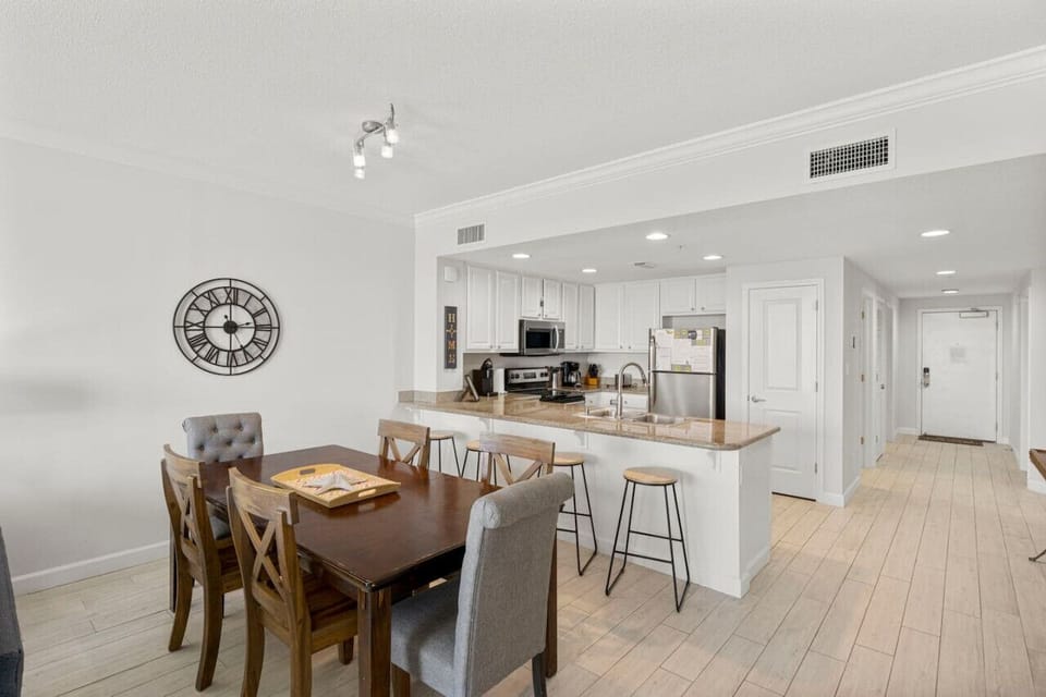 Kitchen and Dining Area!