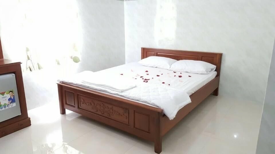 Double Room | Individually furnished, desk, free WiFi, bed sheets