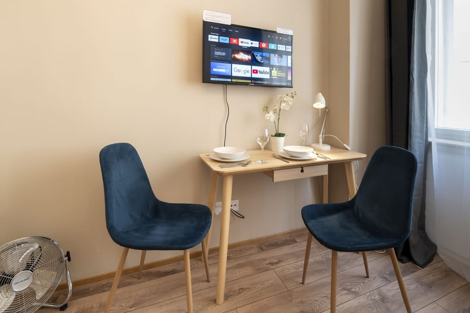 Deluxe Studio Suite, 1 Bedroom | Select Comfort beds, desk, laptop workspace, blackout drapes