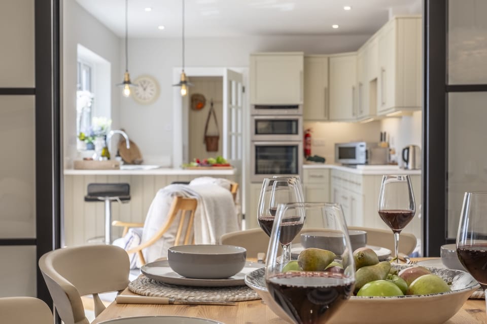 Larks Rise, Burnham Market: Looking towards the kitchen