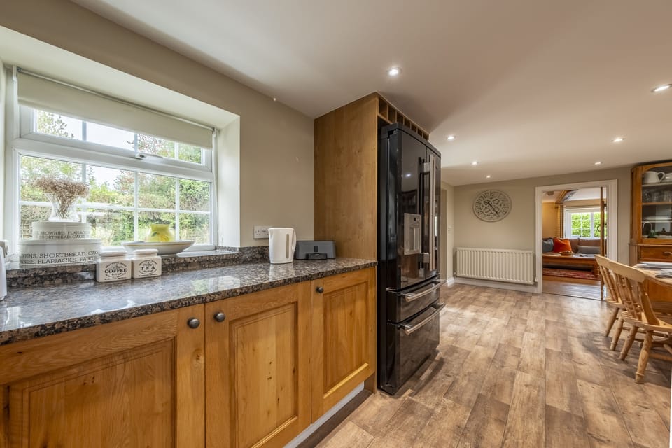 Ground floor: Well-equipped kitchen