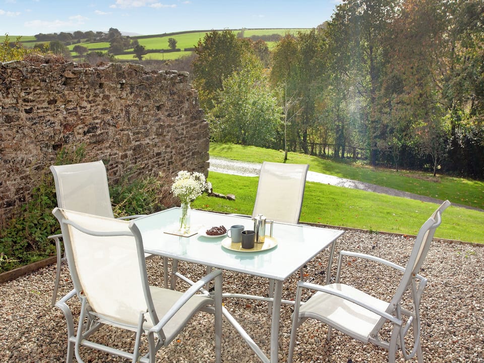 Outdoor area | The Farm House - Middle Corscombe, Sampford Courtenay, Okehampton