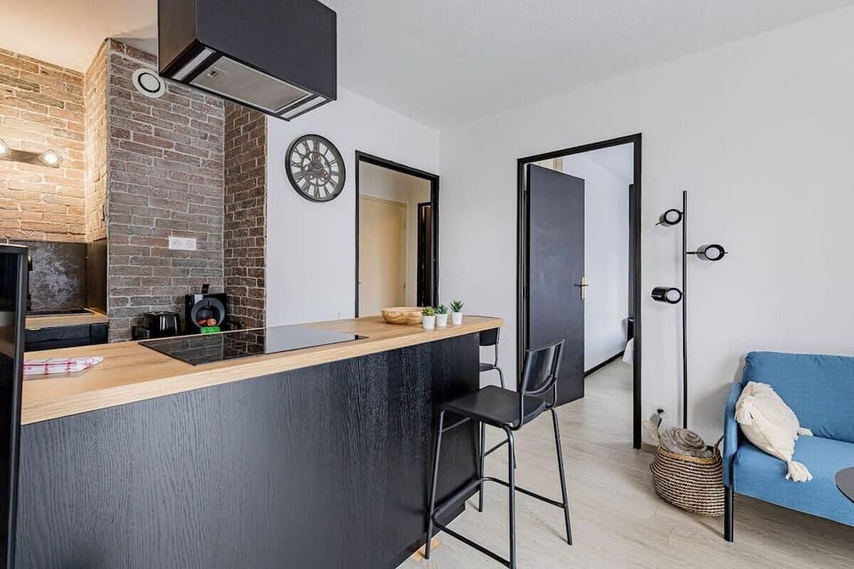 Cuisine entièrement équipée : La cuisine de l'appartement est équipée d'une...
