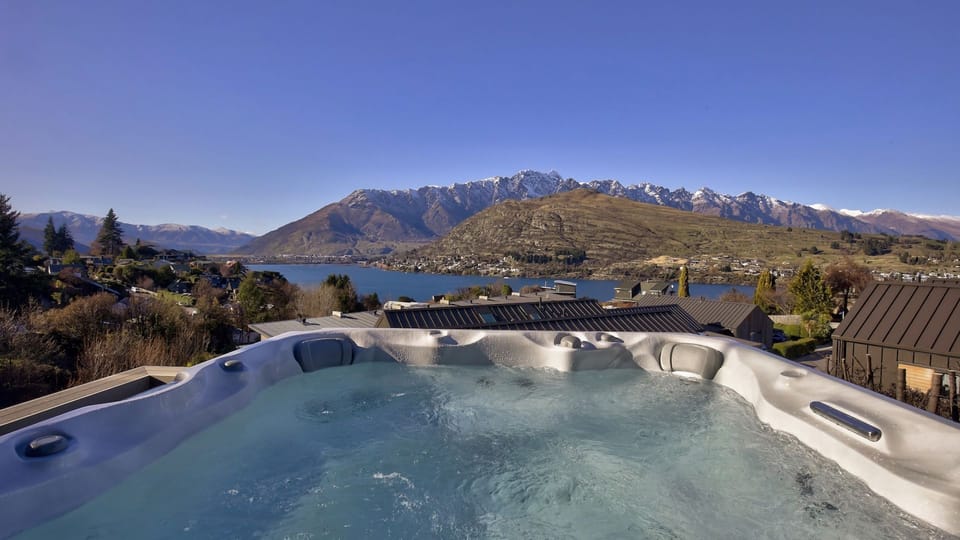 Hot tub with fabulous views