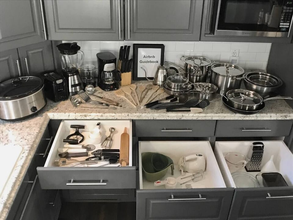 Utensils, Pots & Pans, Slow Cooker, Large Bowls, Casserole Dishes, Tupperware