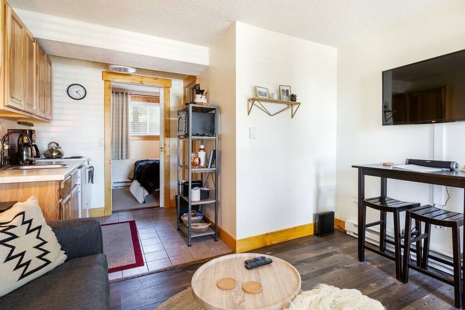Living Room / Kitchen