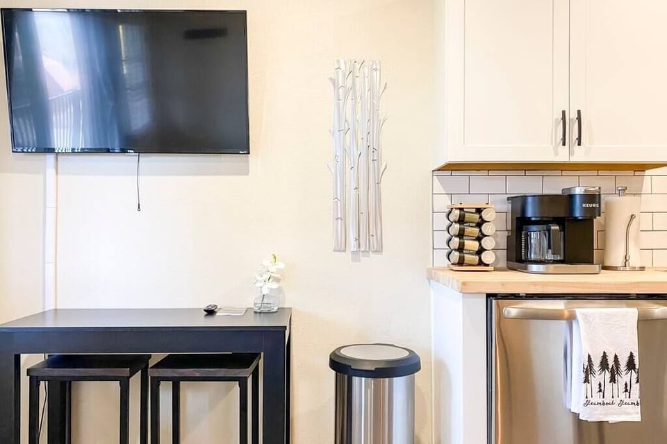Living Room / Kitchen