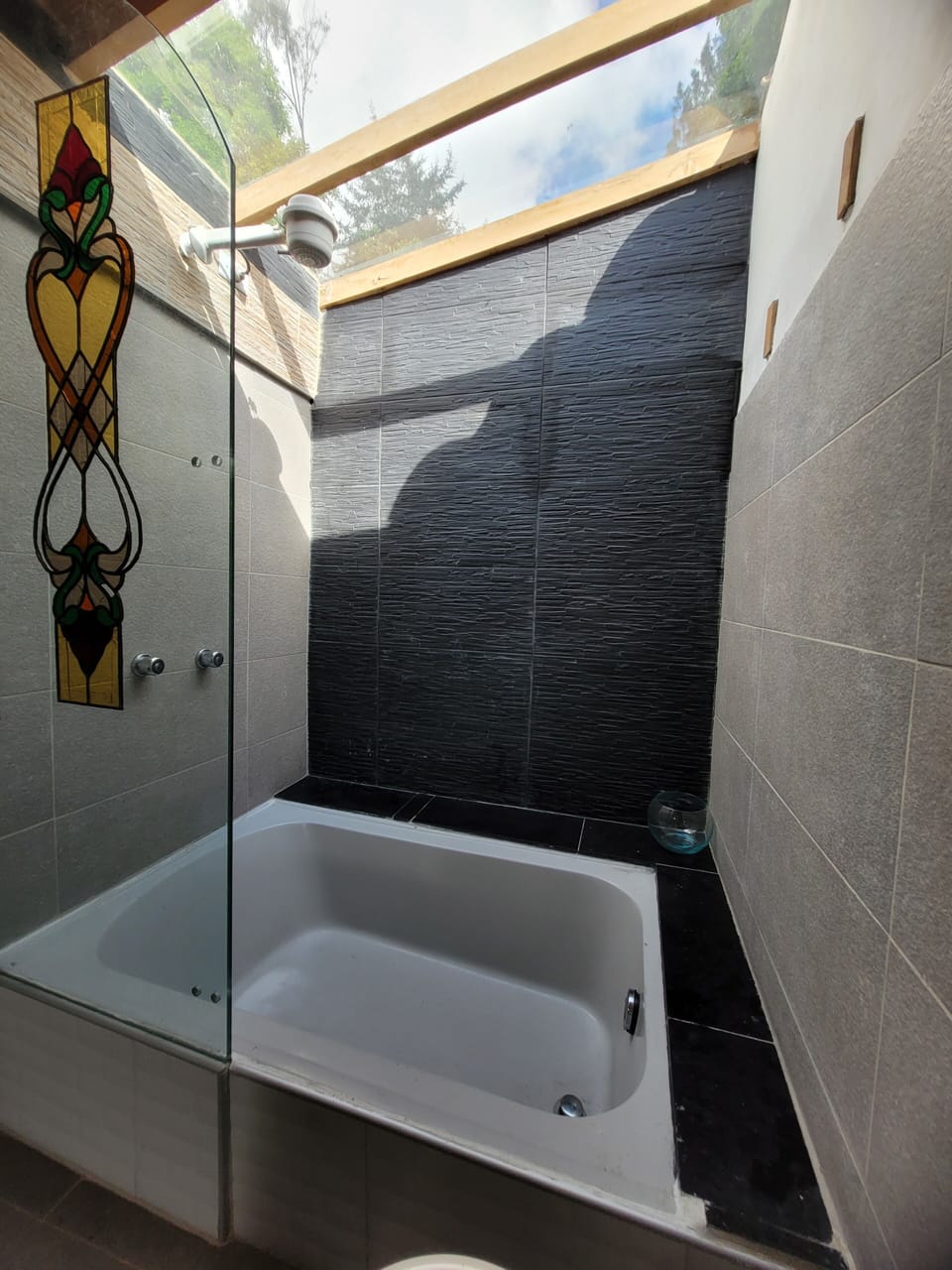 Barranqueros | Bathroom | Shower, rainfall showerhead, free toiletries, towels