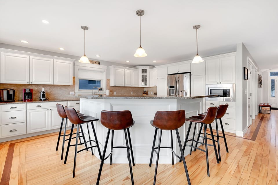 Full kitchen 